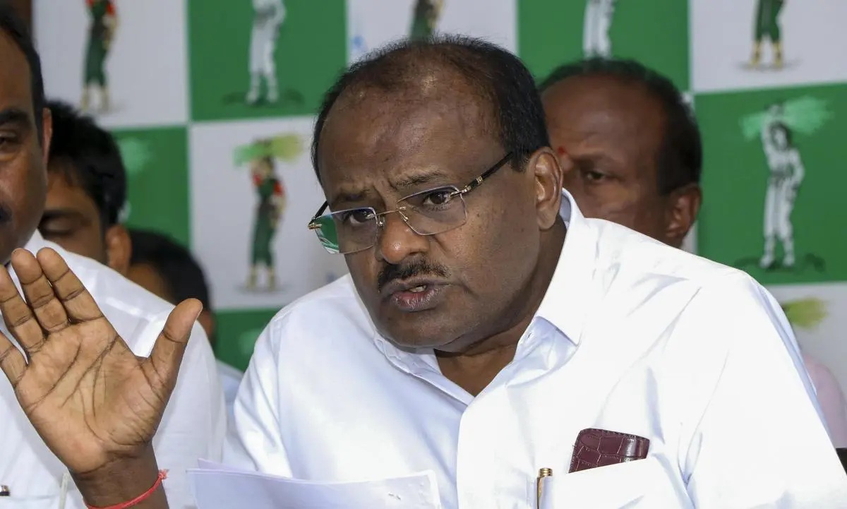 India Pushes Electric Mobility as H. D. Kumaraswamy Reviews E-Bus and E-Truck Expansion Plans